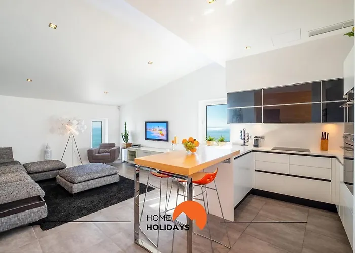 #041 Future House By Holidays *