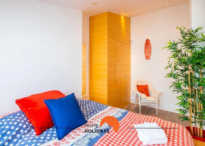 #041 Future House By Holidays